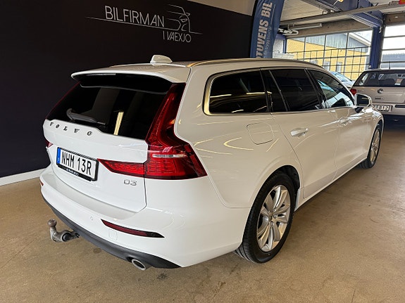 Volvo V60 4 of 16
