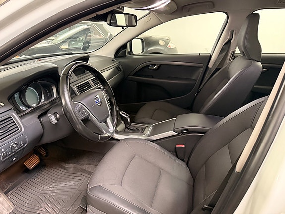Volvo XC70 6 of 17