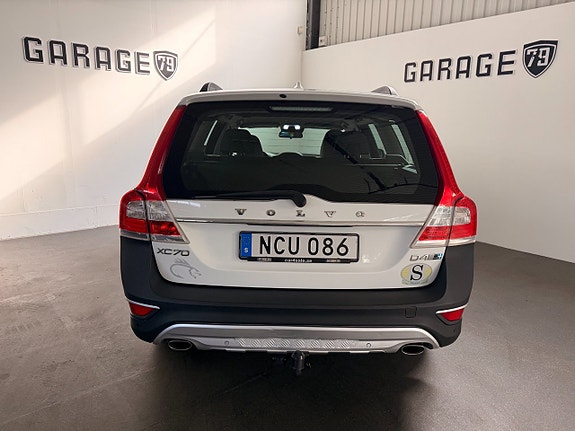 Volvo XC70 8 of 17