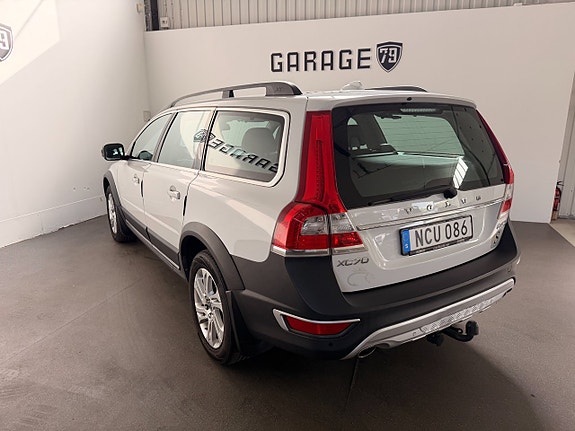 Volvo XC70 11 of 17