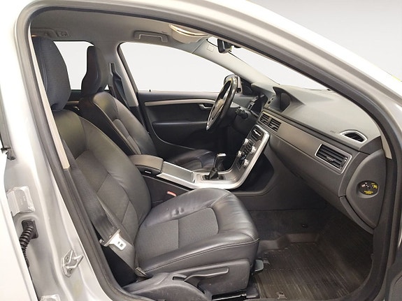 Volvo V70 15 of 21