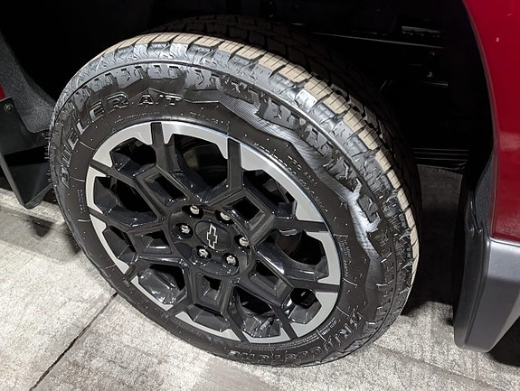 Chevrolet Colorado 12 of 16