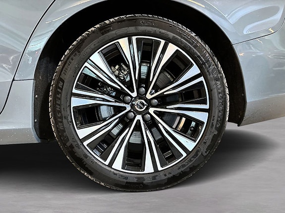 Volvo V60 7 of 16
