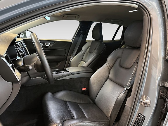 Volvo V60 8 of 16