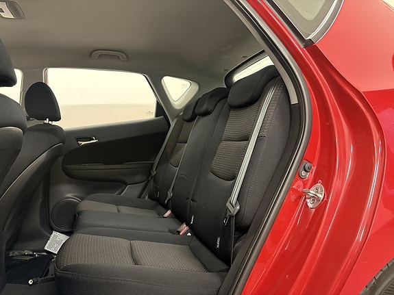 Hyundai i30 11 of 12