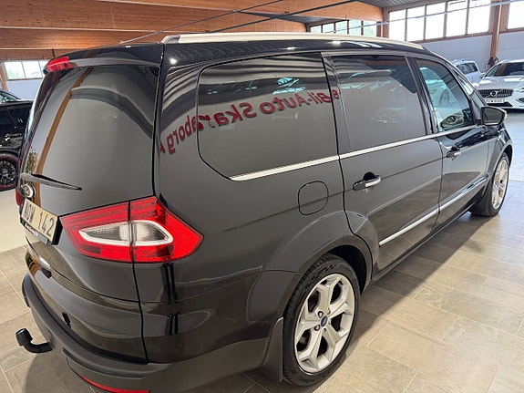 Ford Galaxy 8 of 24