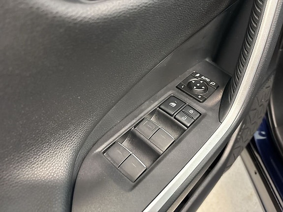 Toyota RAV4 14 of 17