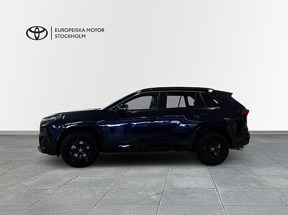 Toyota RAV4 3 of 17