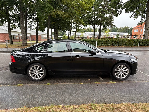 Volvo S90 2 of 6