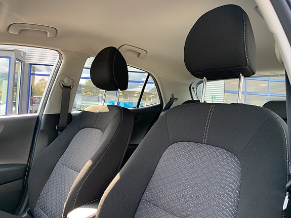 Kia Picanto 21 of 21