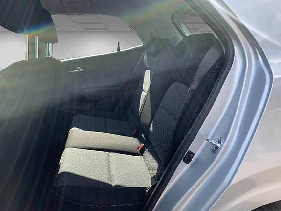 Kia Picanto 9 of 21
