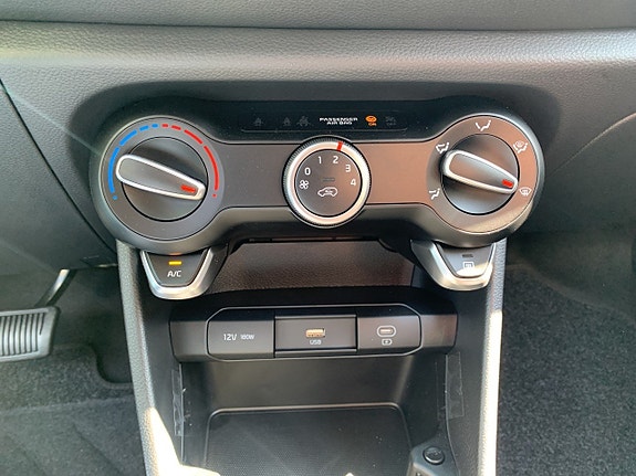 Kia Picanto 13 of 21
