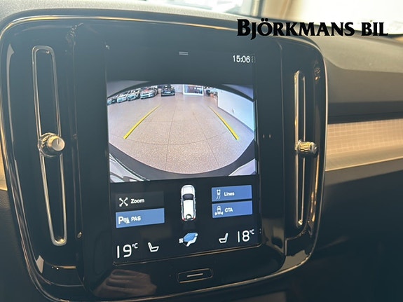 Volvo XC40 16 of 26
