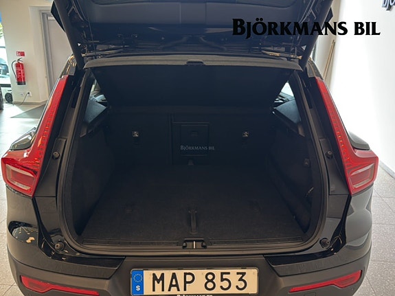 Volvo XC40 14 of 26