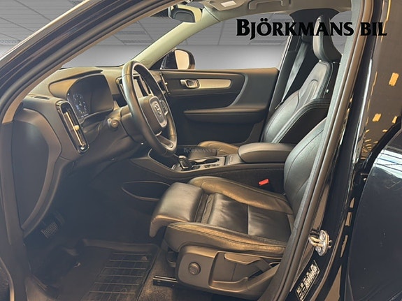 Volvo XC40 8 of 26