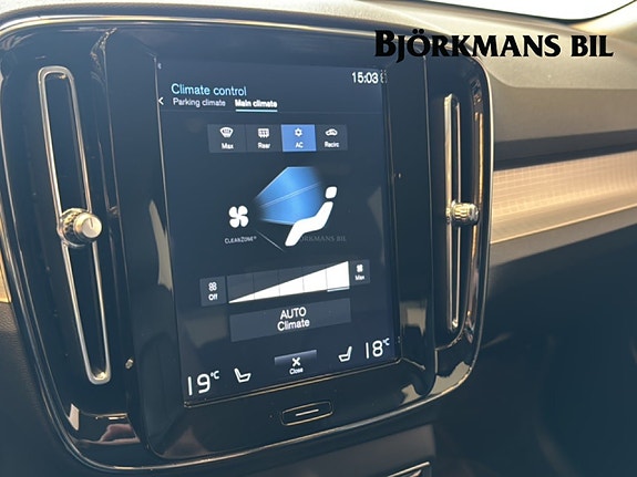 Volvo XC40 13 of 26