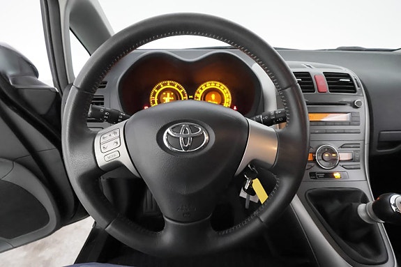 Toyota Auris 14 of 23