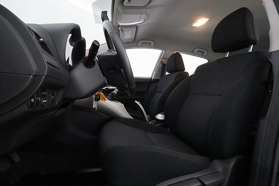 Toyota Auris 10 of 23