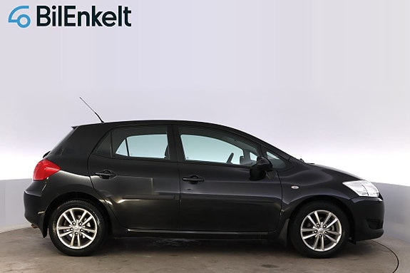 Toyota Auris 2 of 23