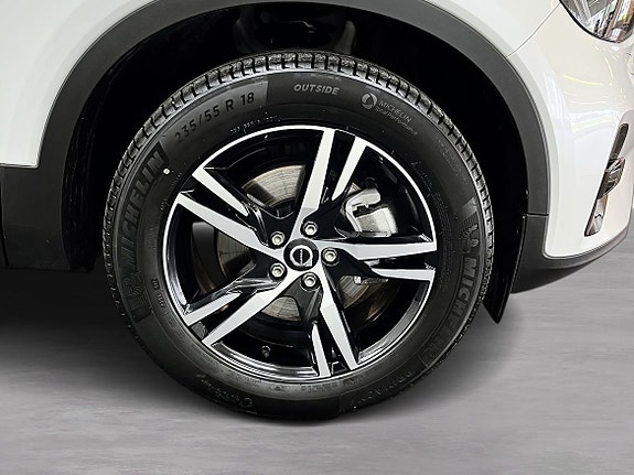 Volvo XC40 11 of 11
