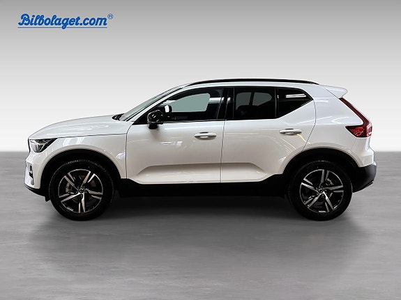 Volvo XC40 3 of 11