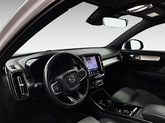 Volvo XC40 7 of 11