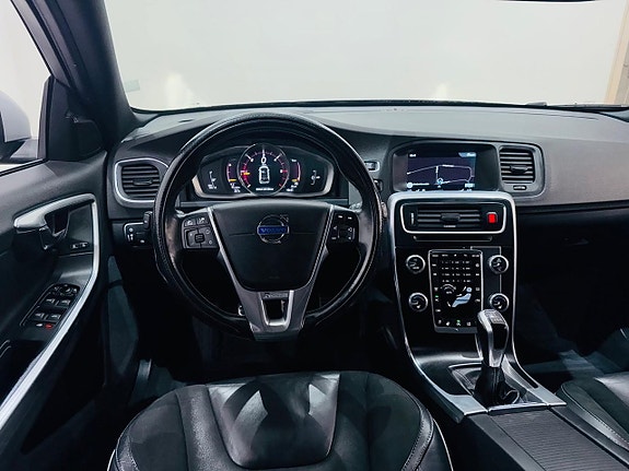 Volvo V60 22 of 24