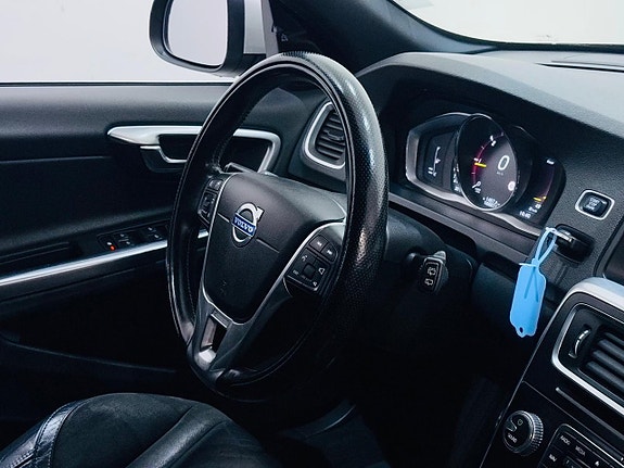 Volvo V60 4 of 24