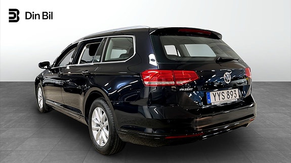 Volkswagen Passat 3 of 12