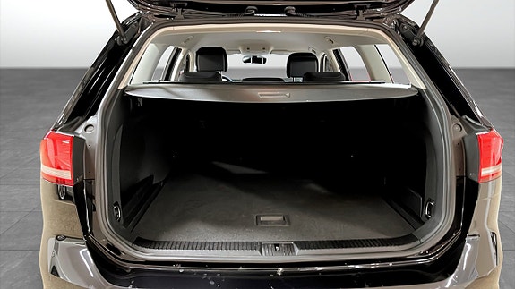 Volkswagen Passat 12 of 12