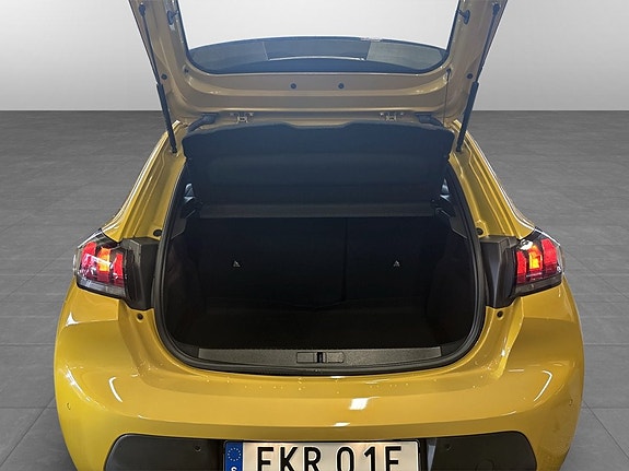 Peugeot e-208 15 of 15