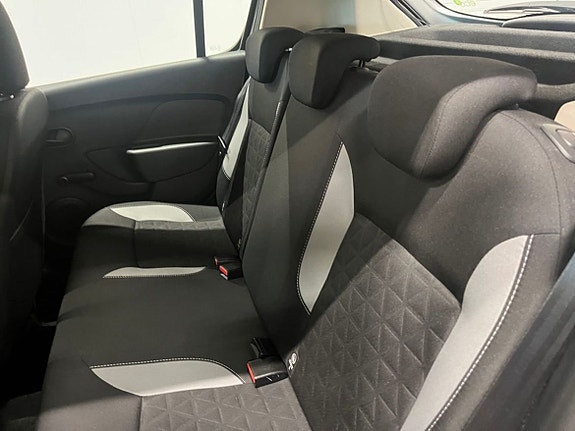 Dacia Sandero Stepway 8 of 26
