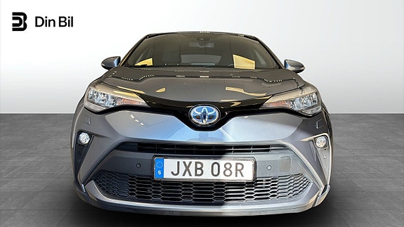 Toyota C-HR 4 of 12