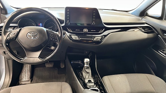 Toyota C-HR 10 of 12