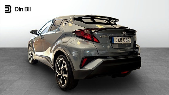 Toyota C-HR 3 of 12