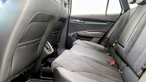 Skoda Enyaq 11 of 14