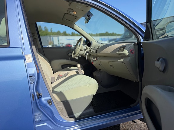 Nissan Micra 19 of 24