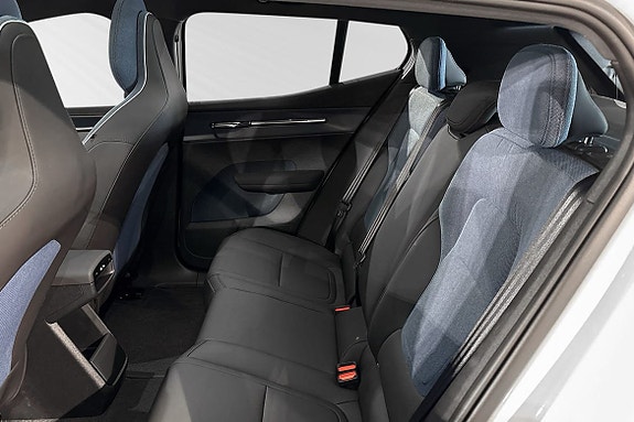 Volvo EX30 8 of 13