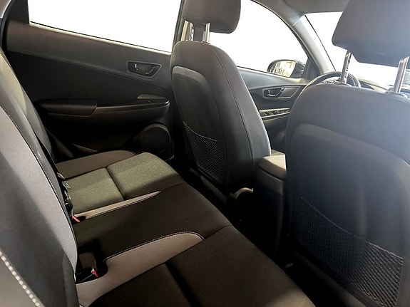 Hyundai Kona 13 of 16