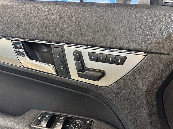 Mercedes-Benz E350 19 of 26