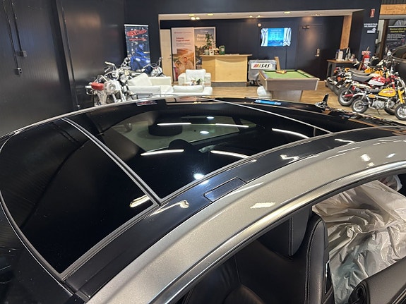 Mercedes-Benz E350 22 of 26
