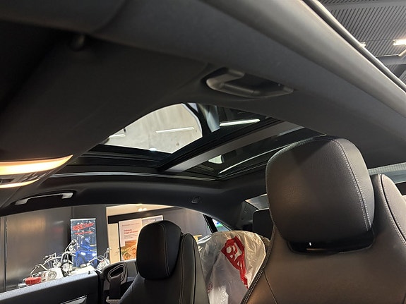 Mercedes-Benz E350 21 of 26