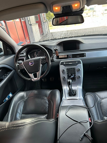Volvo V70 4 of 7