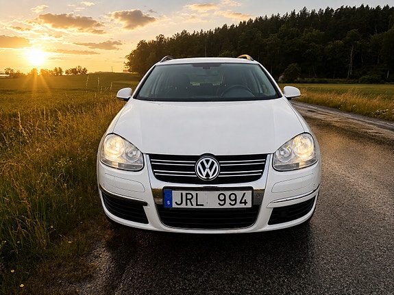 Volkswagen Golf V 2 of 5