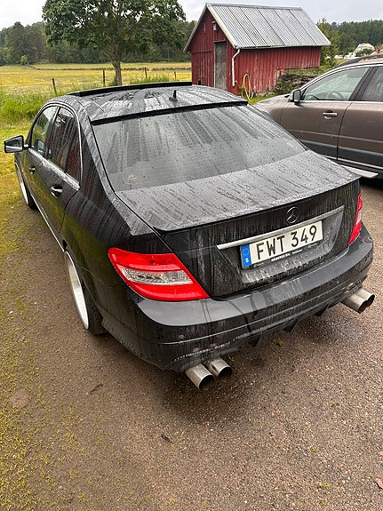 Mercedes-Benz C280 6 of 8