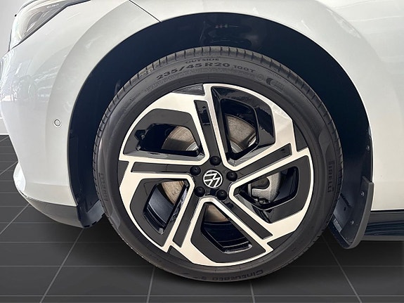 Volkswagen ID.7 8 of 15