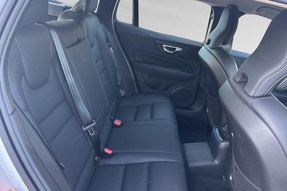 Volvo V60 11 of 16