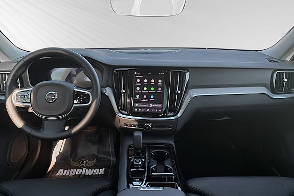 Volvo V60 9 of 16