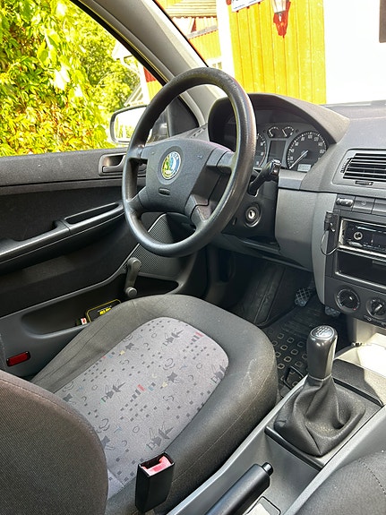 Skoda Fabia 2 of 2
