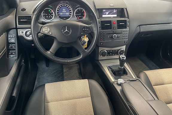 Mercedes-Benz C200 11 of 11